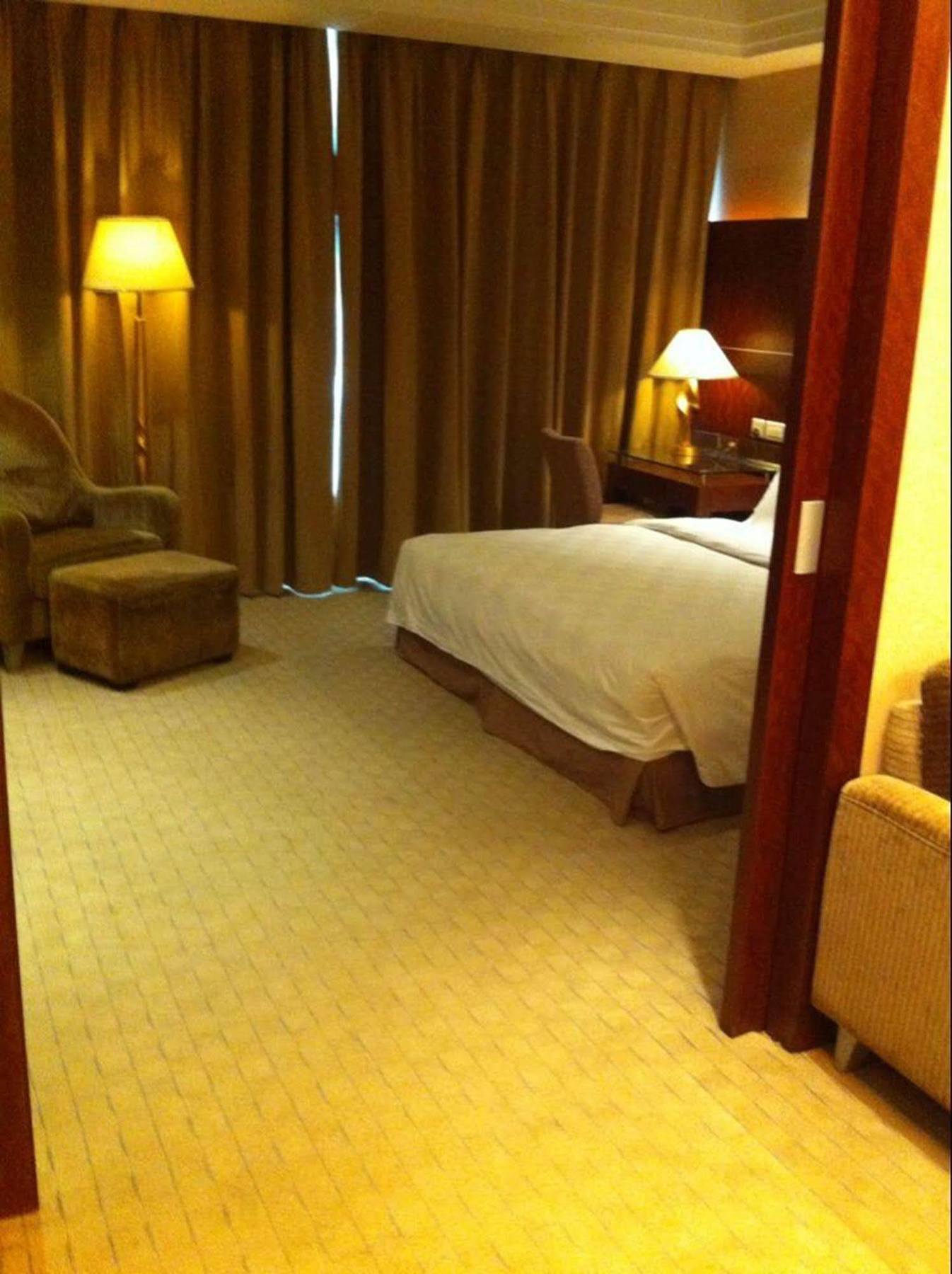 New Times Hotel Shenzhen Railway Station 외부 사진